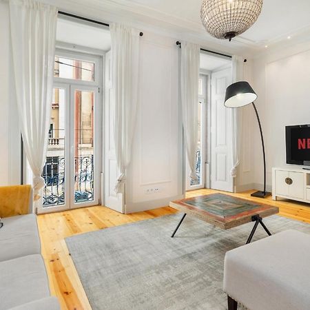 Whome Luxury Stay In Prime Location W/ Ac, Lift & Private Patio Lisboa Exteriör bild