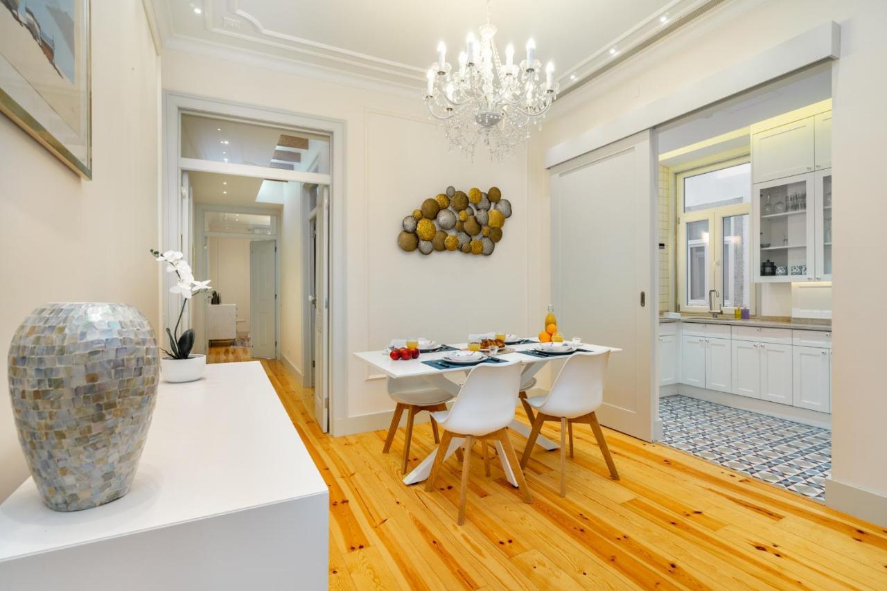 Whome Luxury Stay In Prime Location W/ Ac, Lift & Private Patio Lisboa Exteriör bild