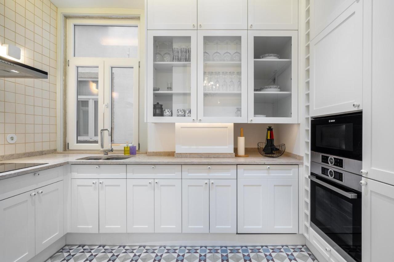 Whome Luxury Stay In Prime Location W/ Ac, Lift & Private Patio Lisboa Exteriör bild