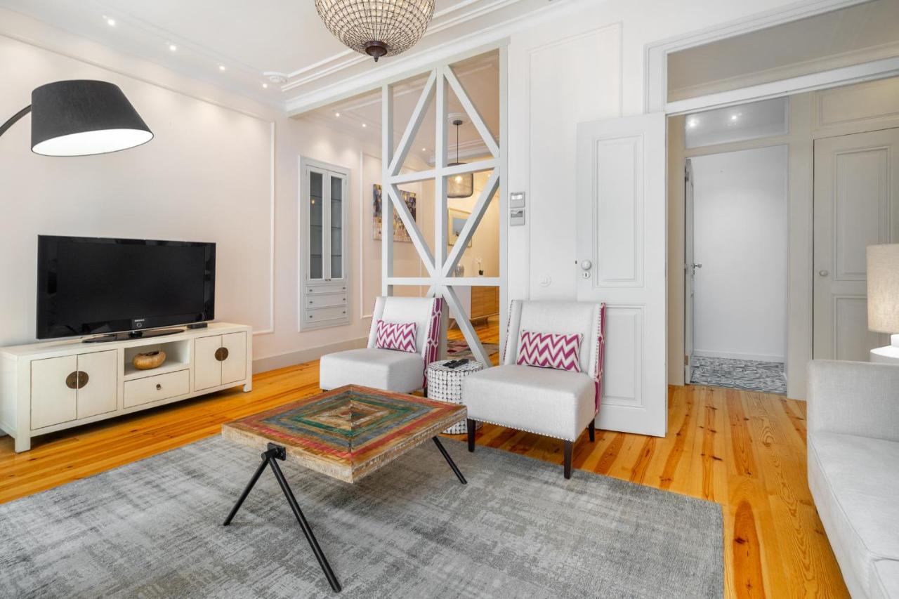 Whome Luxury Stay In Prime Location W/ Ac, Lift & Private Patio Lisboa Exteriör bild